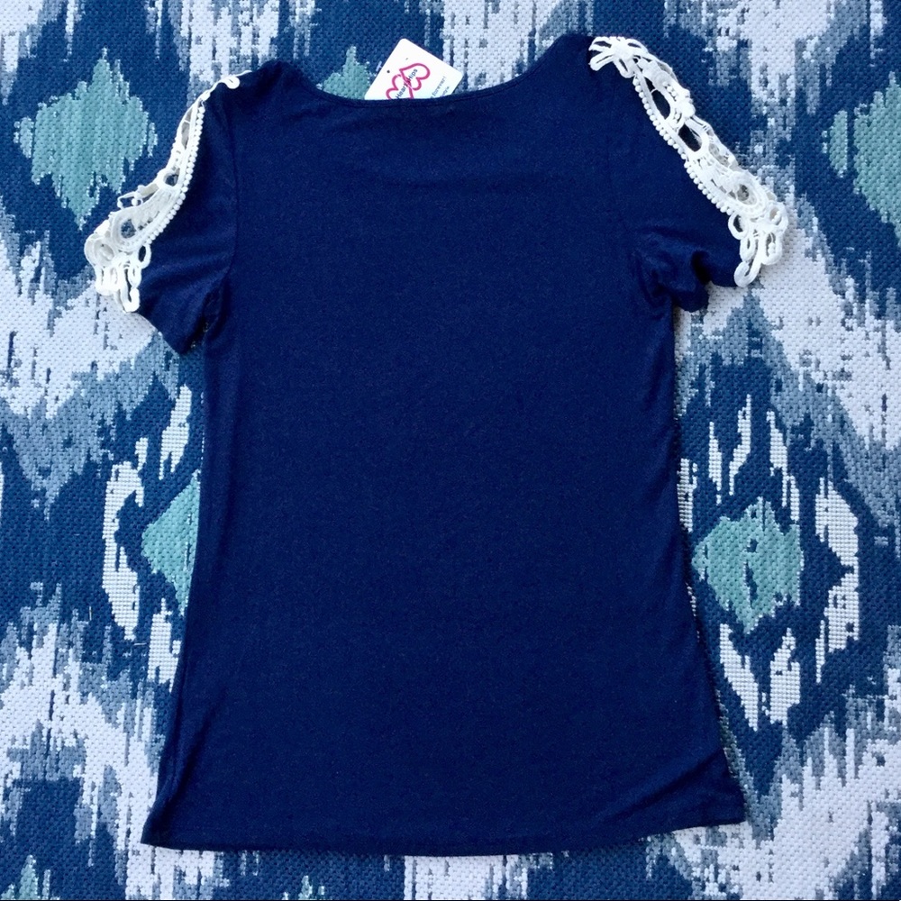 Women’s Small Embellished Sleeve Top NWT💙 - Picture 3 of 7